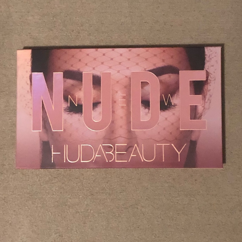 Huda Beauty New Nude Eyeshadow Palette